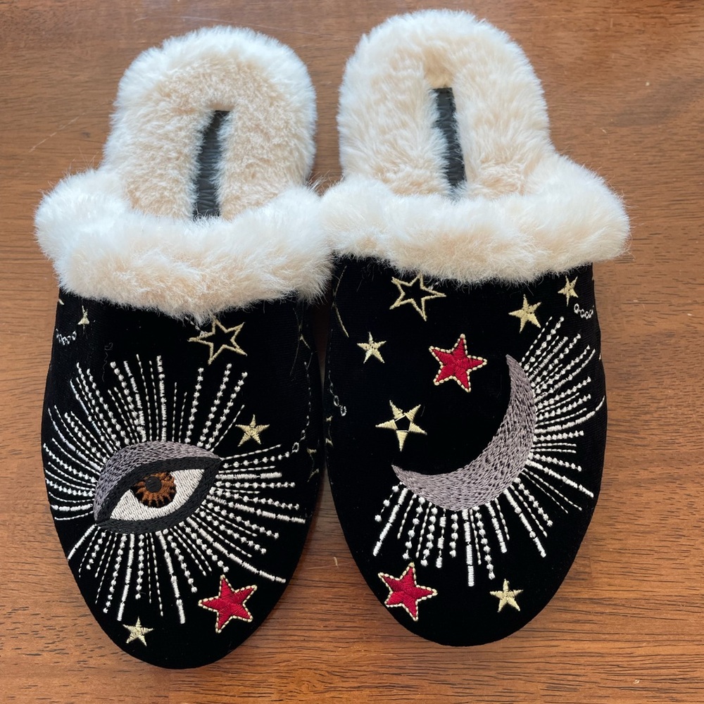 NEW Johnny Was Celestial Slippers Black Size 6 NWT Moon Star Eye Pattern